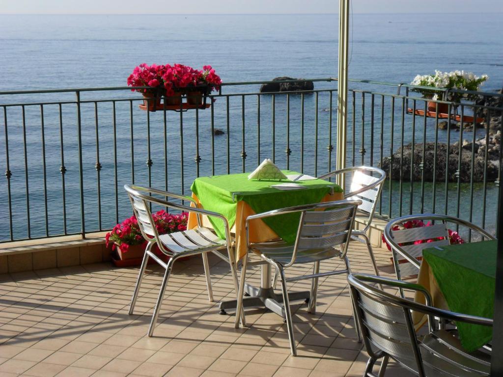 B&B Miramare Giardini-Naxos Zewnętrze zdjęcie