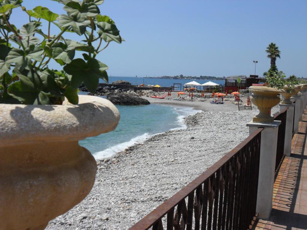 B&B Miramare Giardini-Naxos Zewnętrze zdjęcie