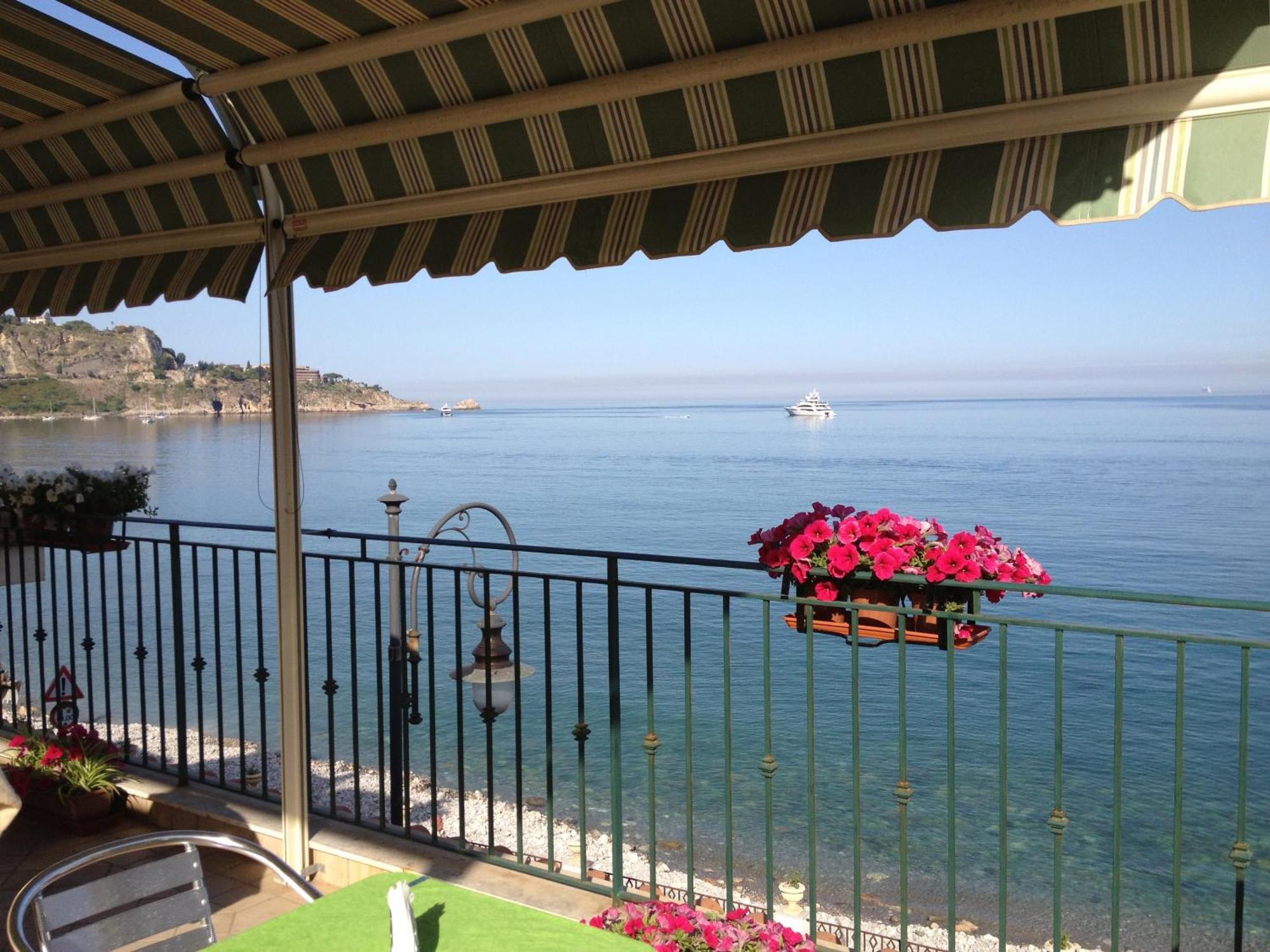 B&B Miramare Giardini-Naxos Zewnętrze zdjęcie