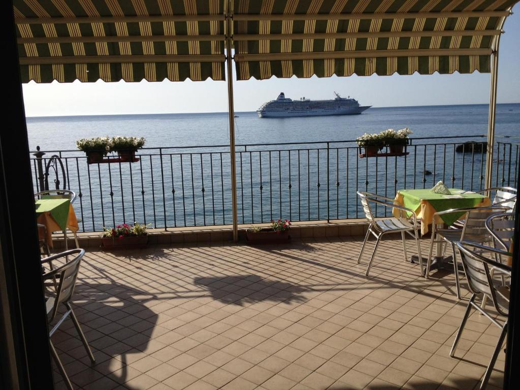 B&B Miramare Giardini-Naxos Zewnętrze zdjęcie